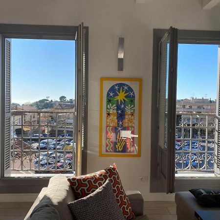 Appartement Superbe studio au centre de Vence Extérieur photo