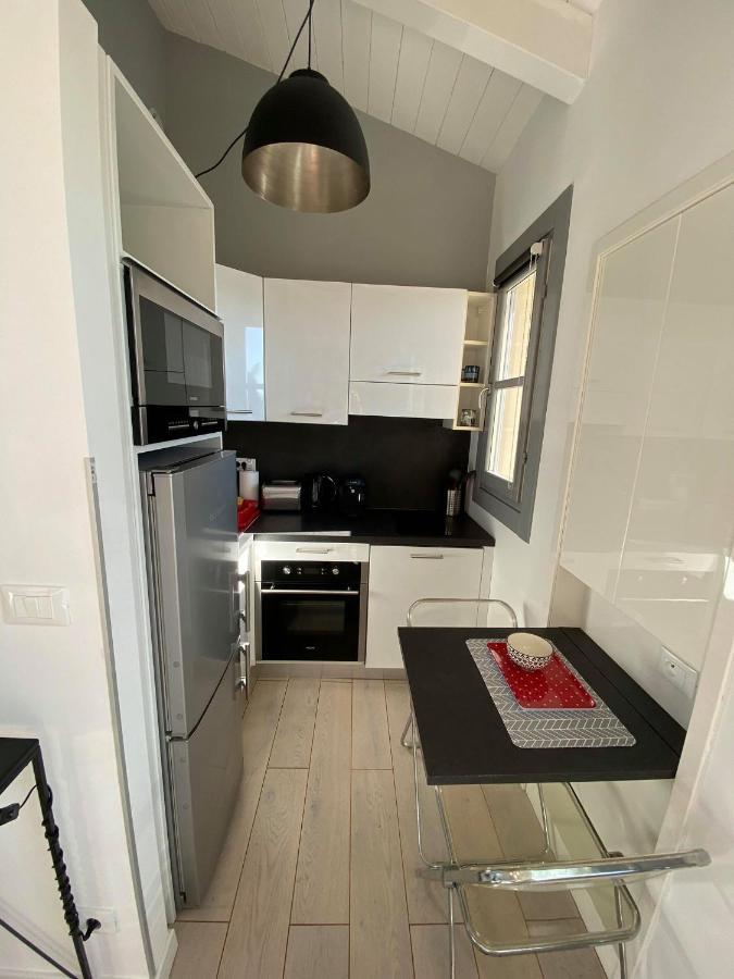 Appartement Superbe studio au centre de Vence Extérieur photo