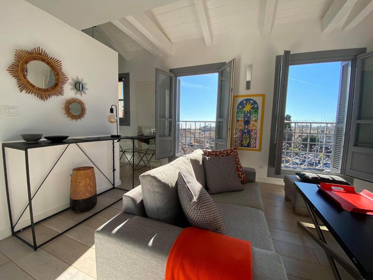Appartement Superbe studio au centre de Vence Extérieur photo