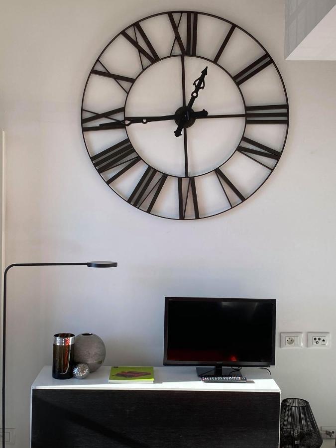 Appartement Superbe studio au centre de Vence Extérieur photo