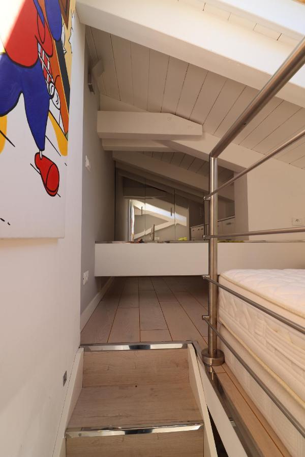 Appartement Superbe studio au centre de Vence Extérieur photo