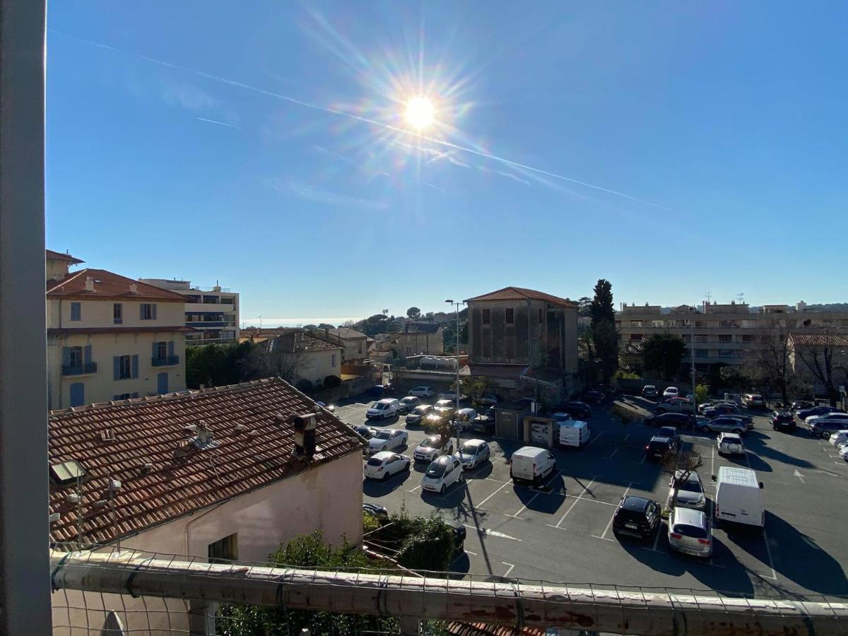 Appartement Superbe studio au centre de Vence Extérieur photo